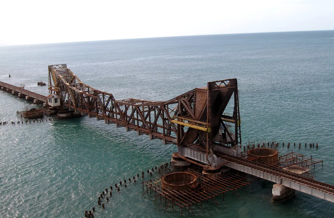 Historic photograph of the Pamban railway bridge, 2009